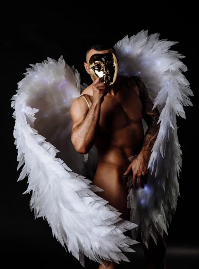 Striptizo šokis mergvakaryje