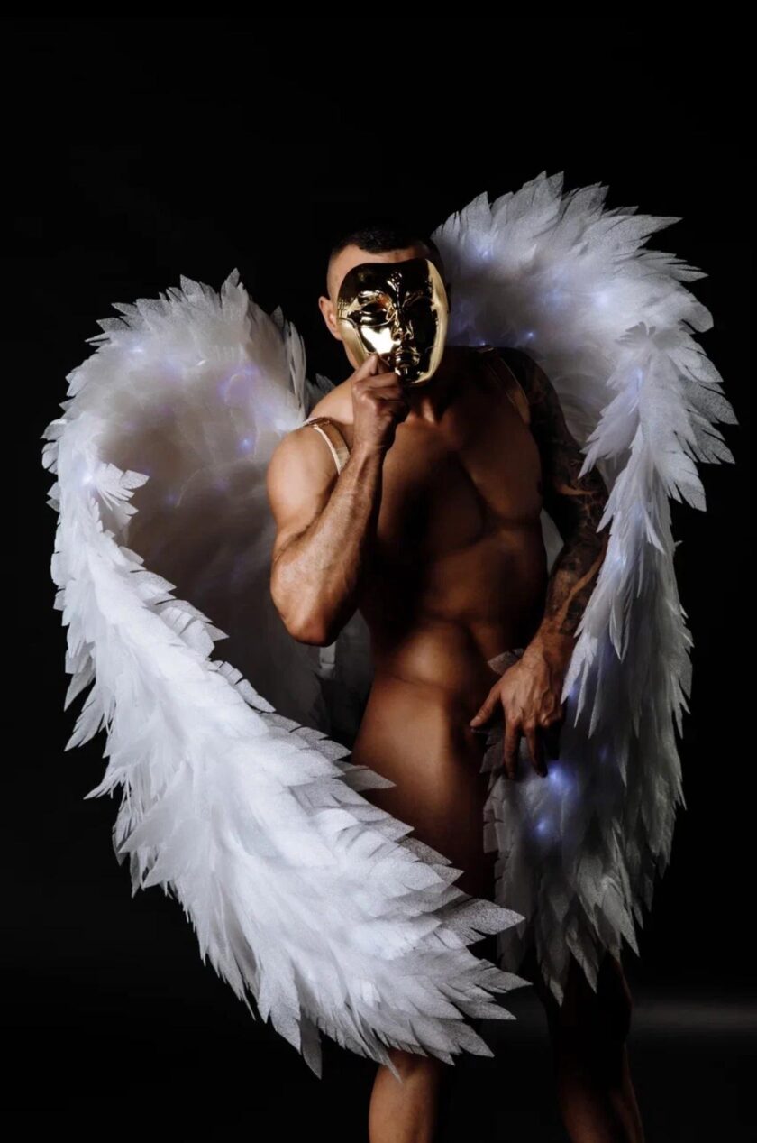 Striptizo šokis mergvakaryje