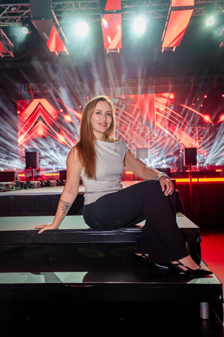 Renata, NoriuDar eksperimentų autorė